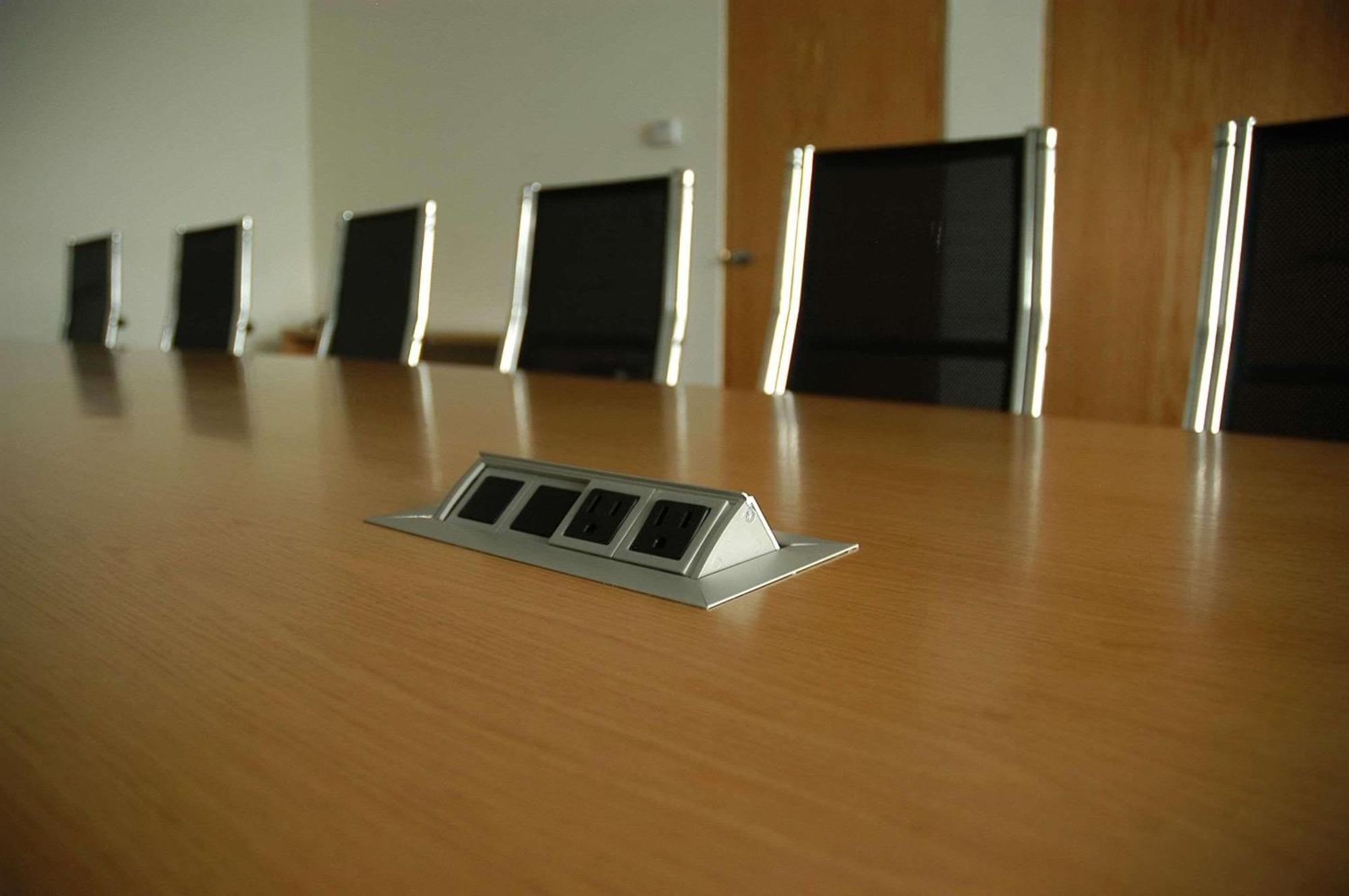 Radisson Paraiso Hotel Mexico-stad Buitenkant foto A table-mounted power strip