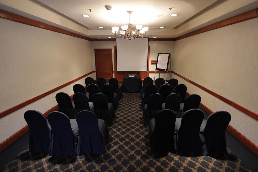 Radisson Paraiso Hotel Mexico-stad Buitenkant foto A typical meeting room