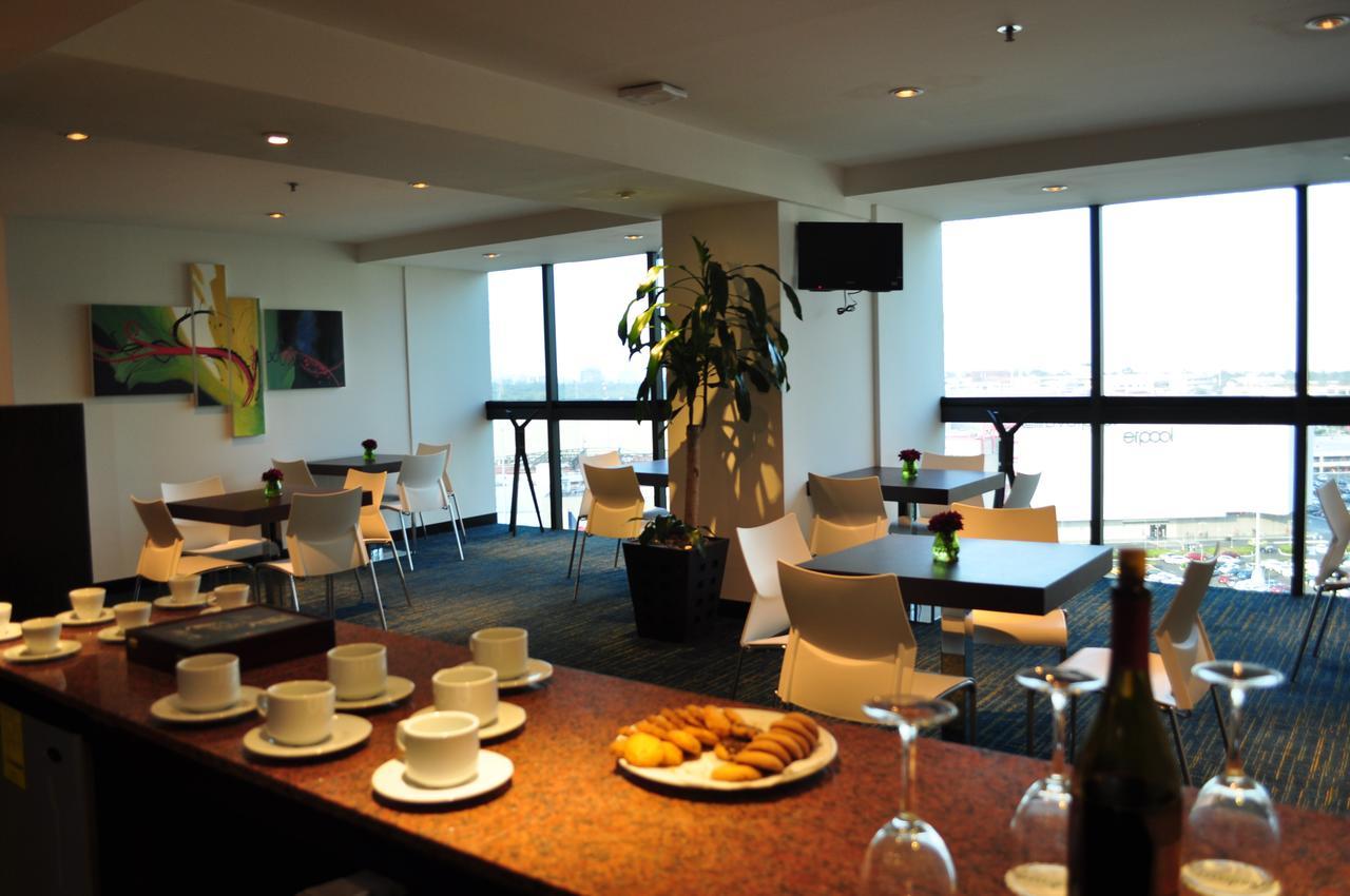 Radisson Paraiso Hotel Mexico-stad Buitenkant foto The lounge at Christchurch International Airport